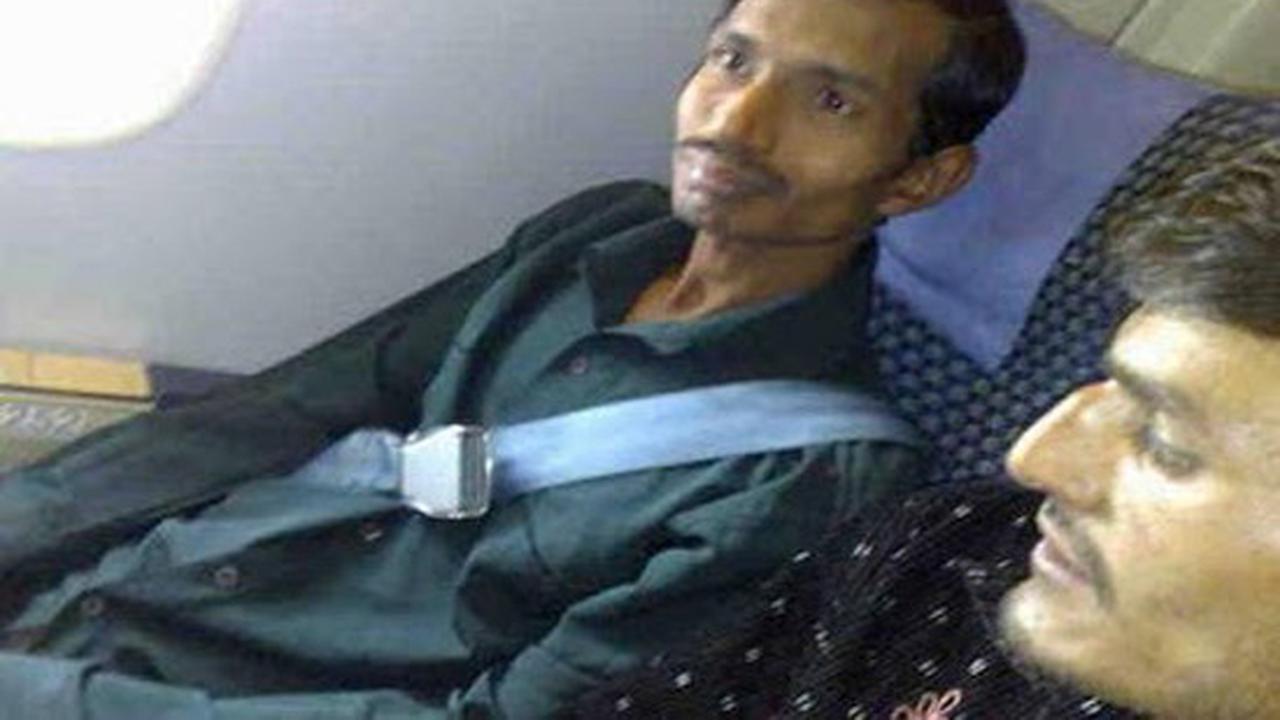 Cara penggunaan sabuk pengaman yang nyeleneh dan bikin geleng-geleng